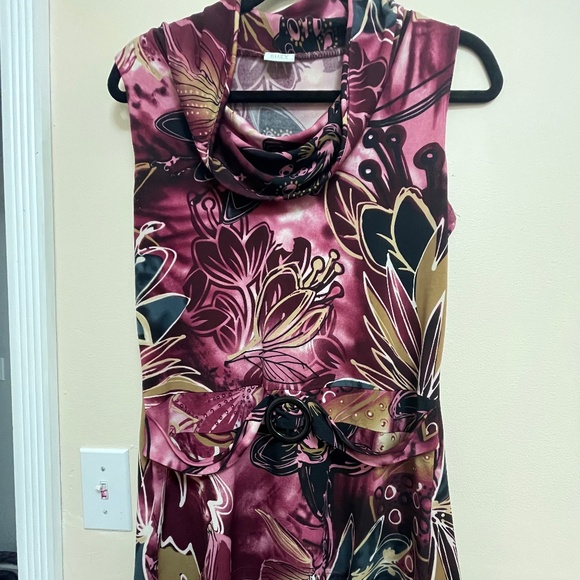 Sleeveless tunic - Picture 1 of 4